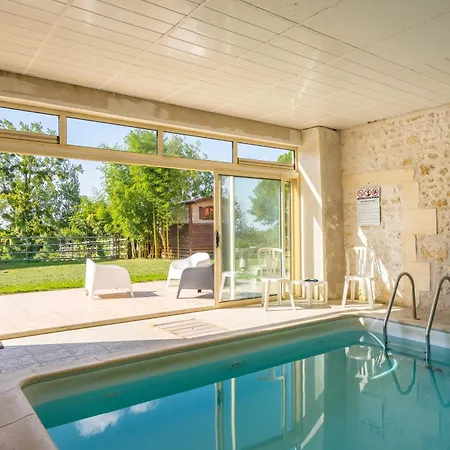 Oleron Piscine Interieure Holiday home La-Gripperie-Saint-Symphorien