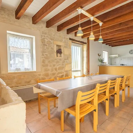 Oleron Piscine Interieure بيت للعطل