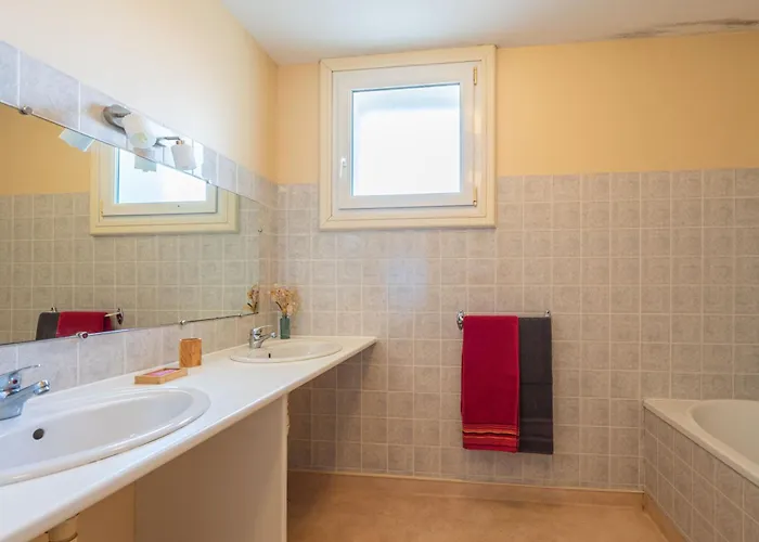 Oléron Piscine Intérieure Сasa de vacaciones *