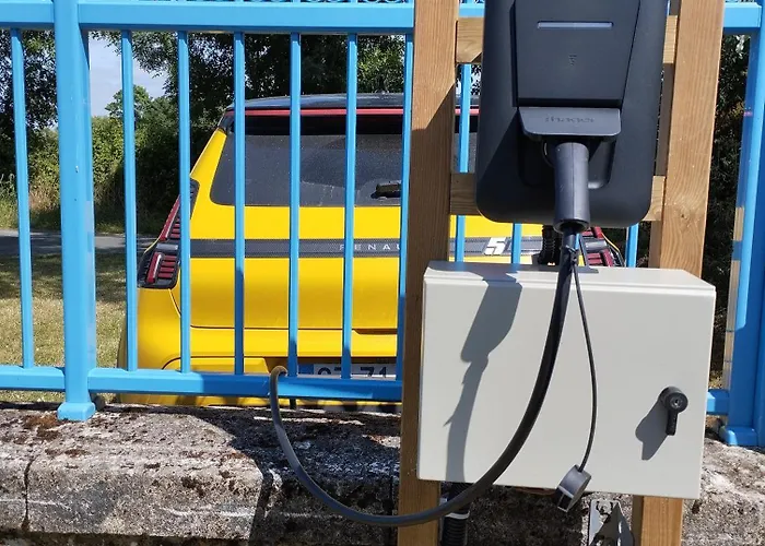 Oléron Piscine Intérieure * La-Gripperie-Saint-Symphorien